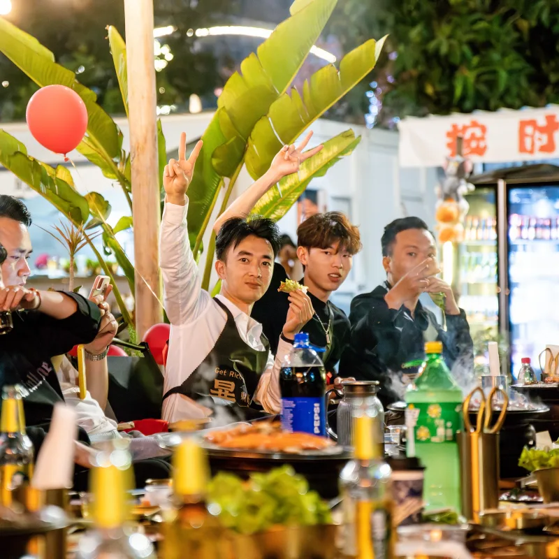咚咚租团队年会聚餐